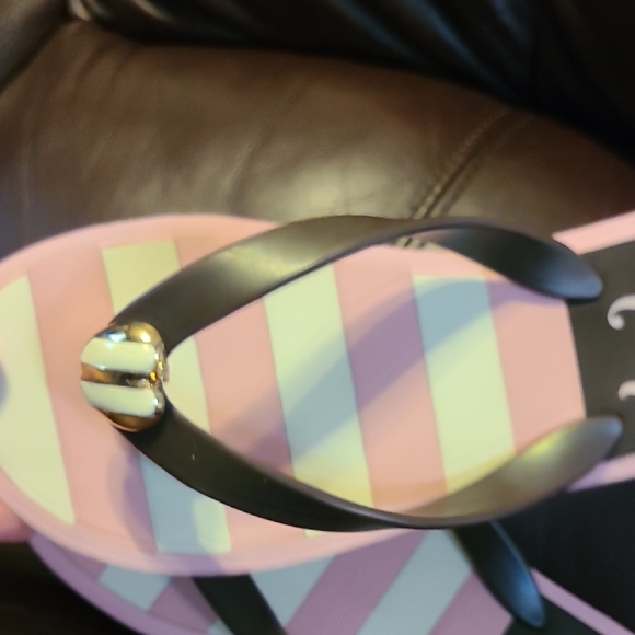 Juicy Couture Pink and Gold Sandals for Summer - Picture 9 of 9